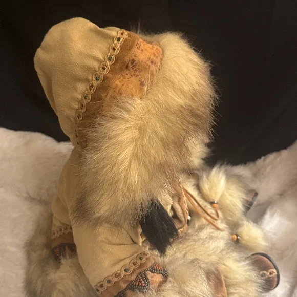 Adorable Eskimo Doll with Faux Fur Outfit - Picture 6 of 7